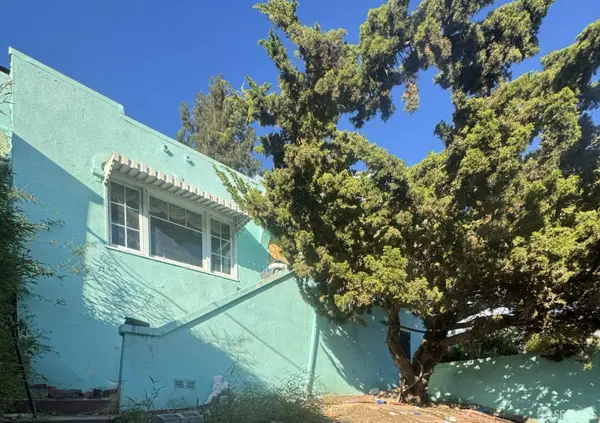 8336 Ney Avenue, Oakland, CA 94605