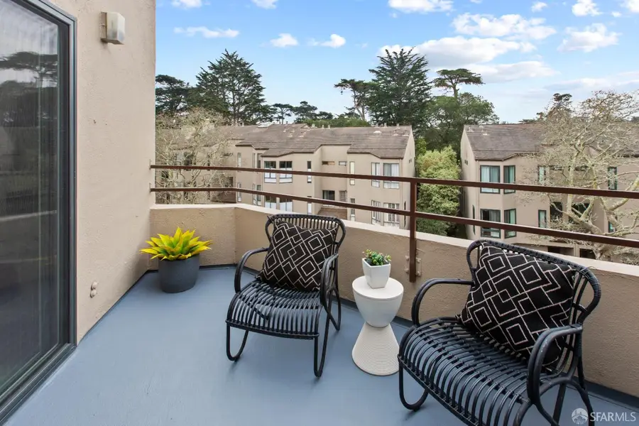 230 N Lake Merced Hills #4A, San Francisco, CA 94132 - Image #2