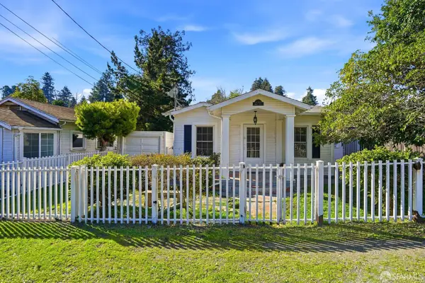 6383 Hillmont Drive, Oakland, CA 94605