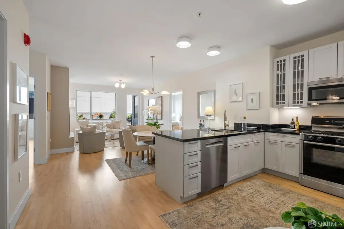 2300 Broadway #7, Oakland, CA 94612 - Image #1