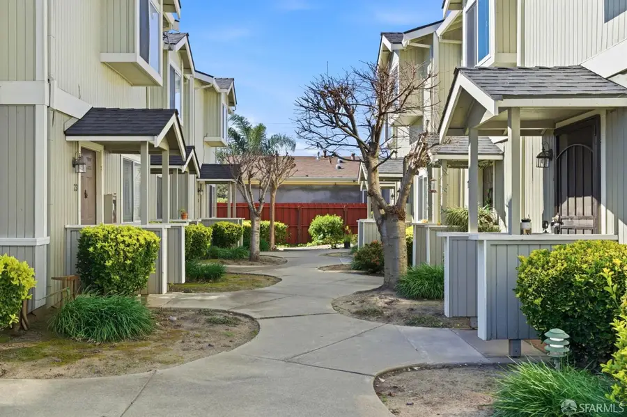 21564 Meekland Avenue #2, Hayward, CA 94541 - #2