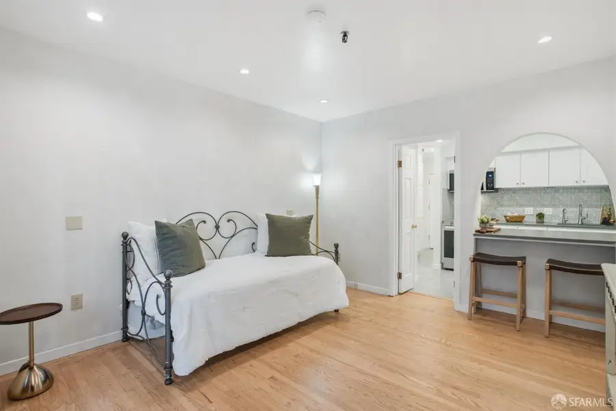 2001 Sacramento Street #9, San Francisco, CA 94109 - #3