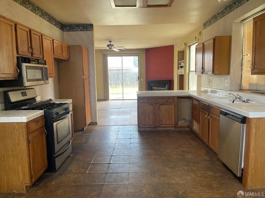 2222 W Vine Street, Visalia, CA 93291 - #3