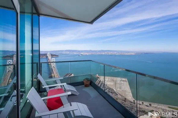 425 1st Street #5901, San Francisco, CA 94105