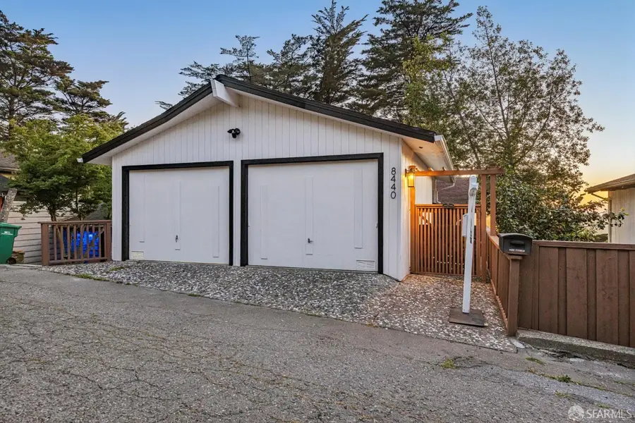 8440 Skyline Boulevard, Oakland, CA 94611 - #3
