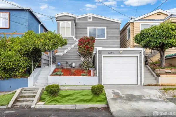 6672 Brann Street, Oakland, CA 94605