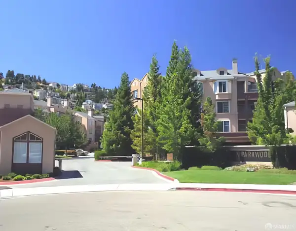 320 Caldecott Lane #120, Oakland, CA 94618