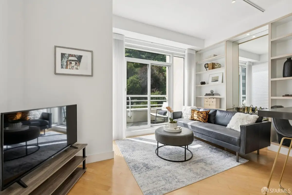 220 Lombard Street #323, San Francisco, CA 94111 - #1