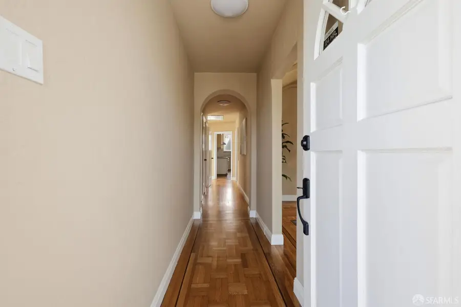 39 E Cavour Street, Daly City, CA 94014 - #2