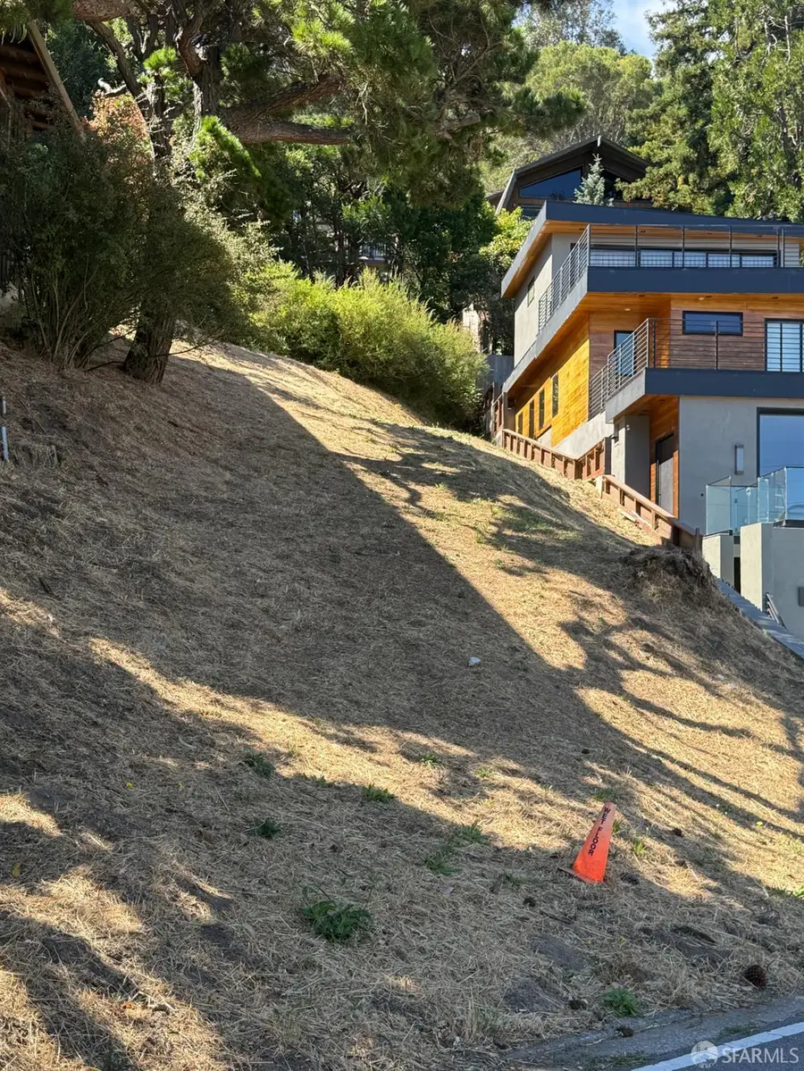 788 Humboldt Road, Brisbane, CA 94005 - #2