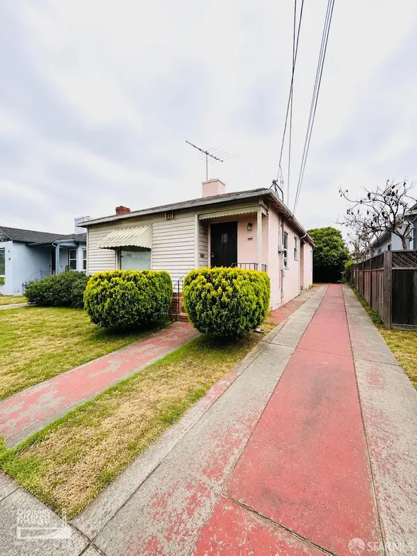 7400 Fresno Street, Oakland, CA 94605