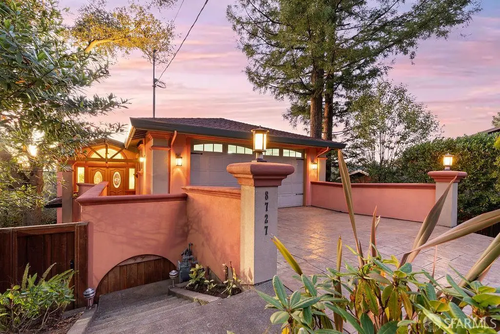 8727 Skyline Boulevard, Oakland, CA 94611 - #1