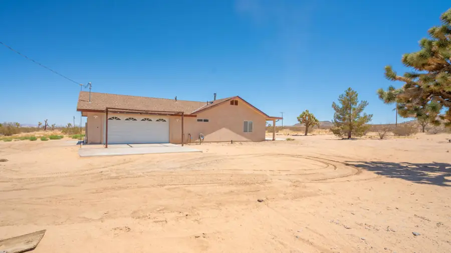 58522 Reche Road, Landers, CA 92285 - Image #3