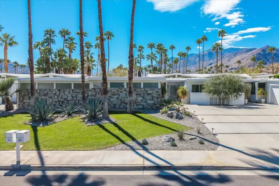 211 E Canyon Vista Drive, Palm Springs, CA 92264 - Image #2