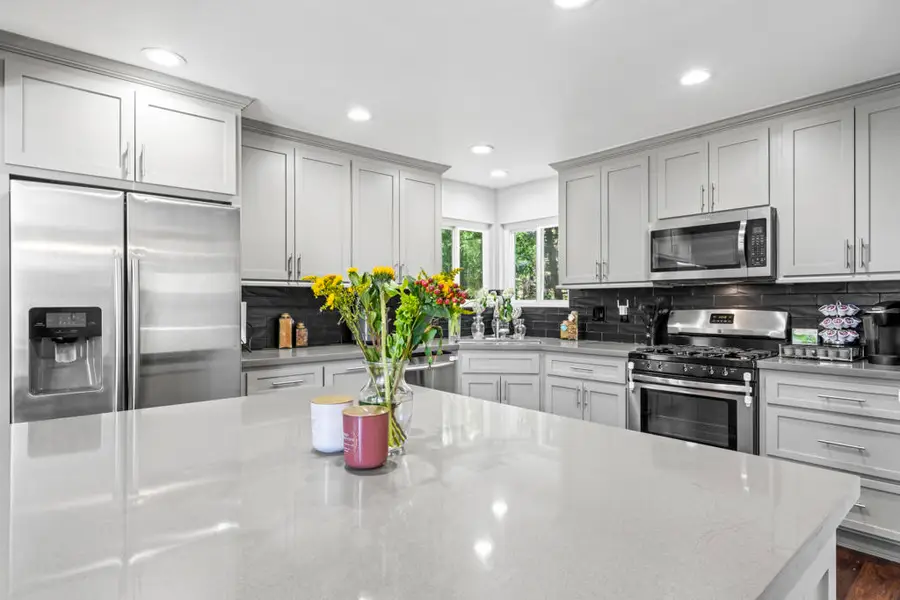 27622 W Shore Road, Lake Arrowhead, CA 92352 - Image #2