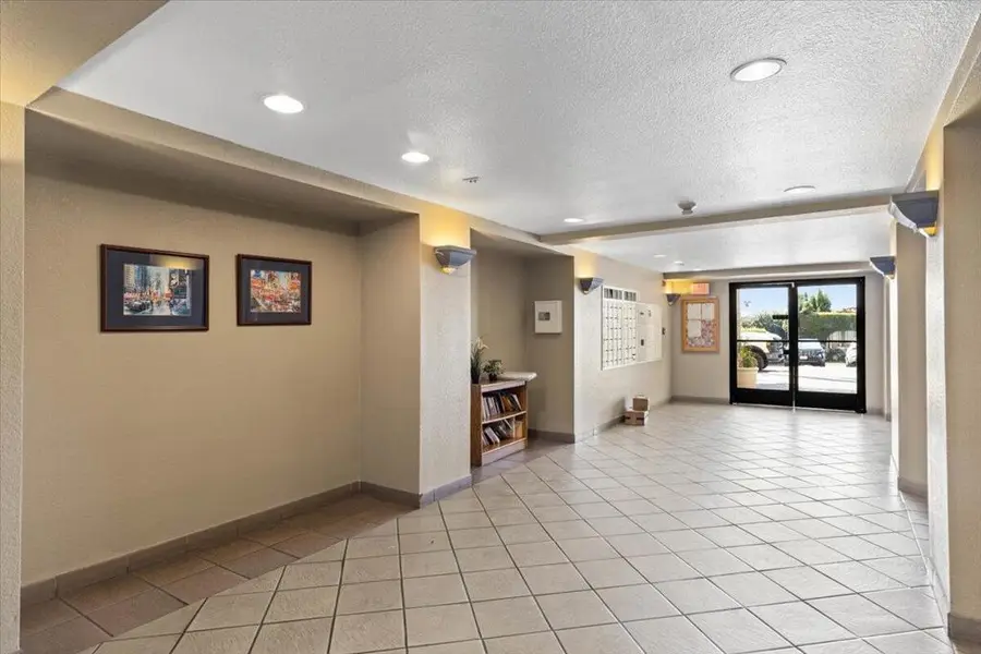 4545 Arizona Street #107, Miami, CA 92116 - Image #3
