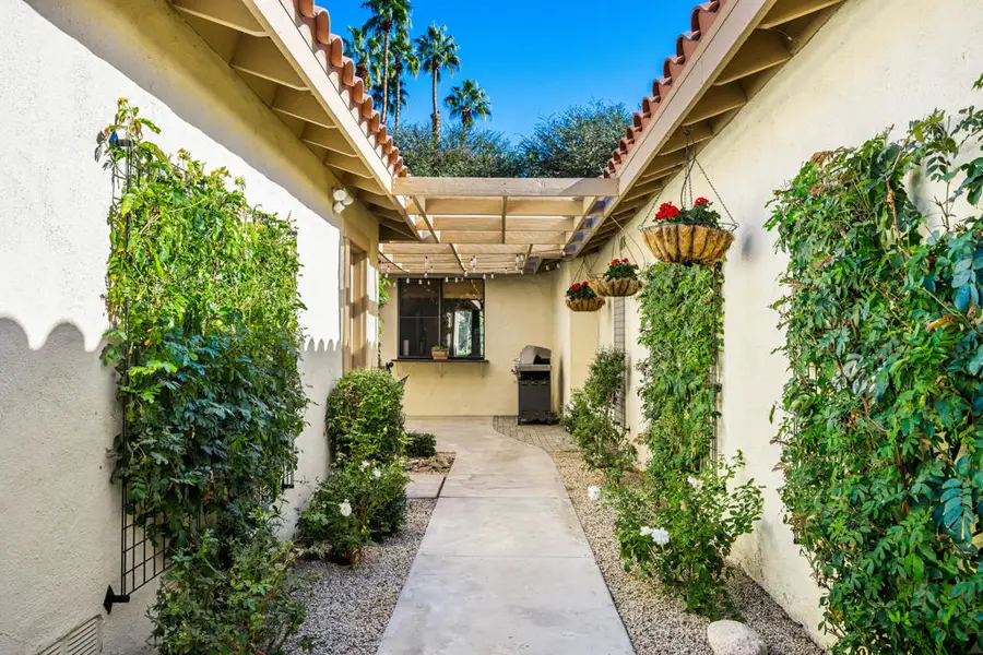 146 Las Lomas, Palm Desert, CA 92260 - Image #2