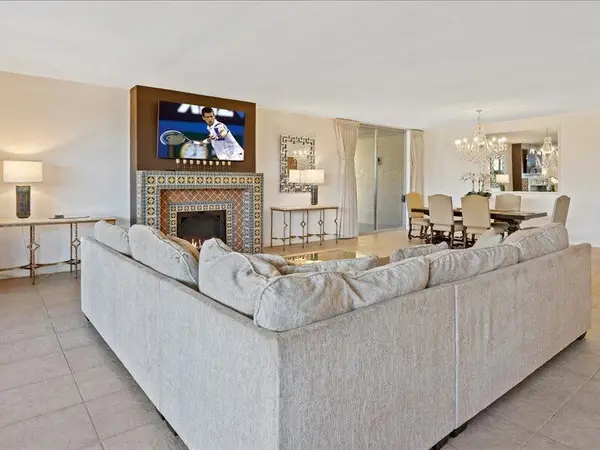 899 Island Drive #102, Rancho Mirage, CA 92270