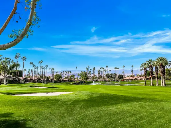 39 Blue River Drive, Palm Desert, CA 92211