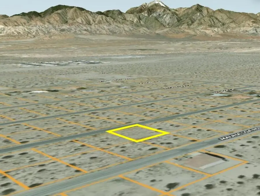 24 Carol Dr, Desert Hot Springs, CA 92240 - #2