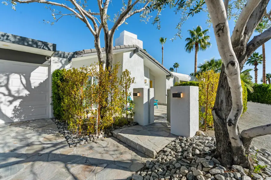 1022 E El Escudero Street, Palm Springs, CA 92262 - #2