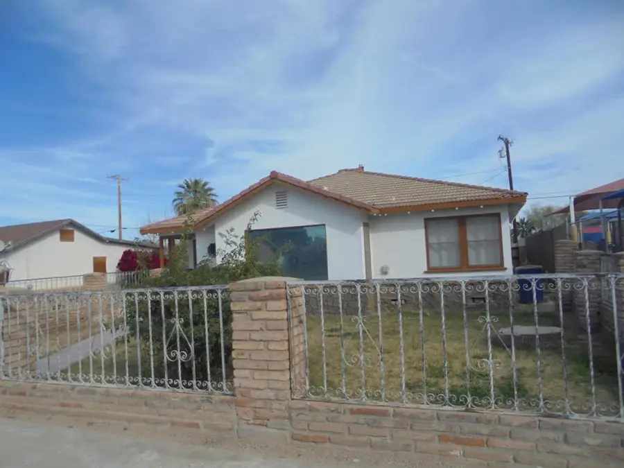 318 N Carlton Avenue, Blythe, CA 92225 - #2