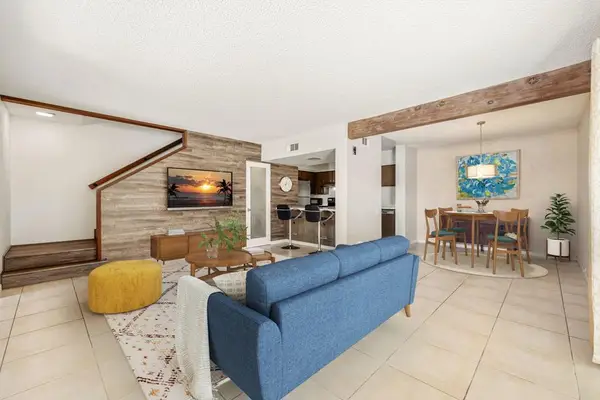 2504 N Whitewater Club Drive #C, Palm Springs, CA 92262