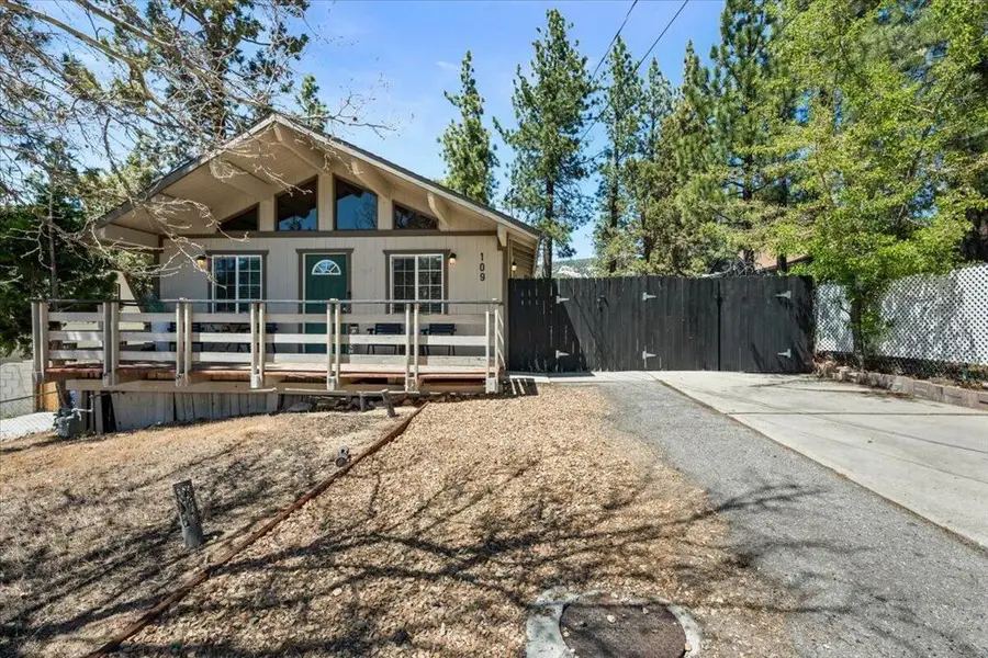 109 E Country Club Boulevard, Big Bear City, CA 92314 - #2