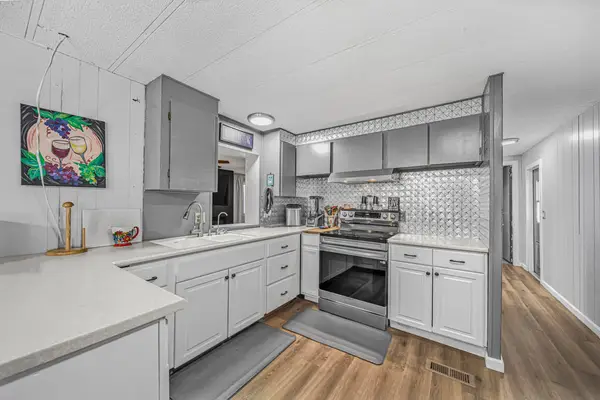 3411 Thermal Place, Thermal, CA 92274
