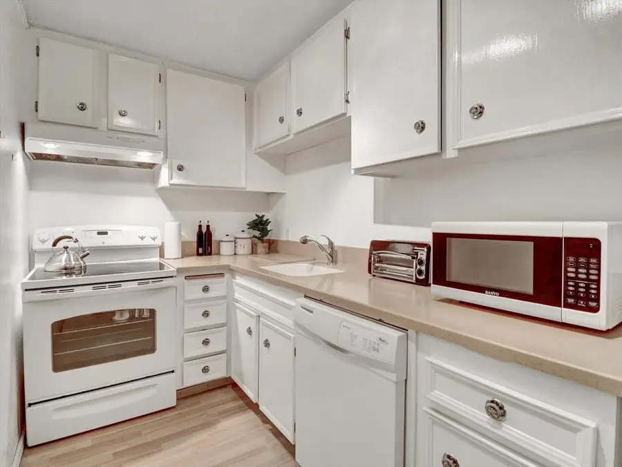 2860 N Los Felices Road #206, Palm Springs, CA 92262 - #3