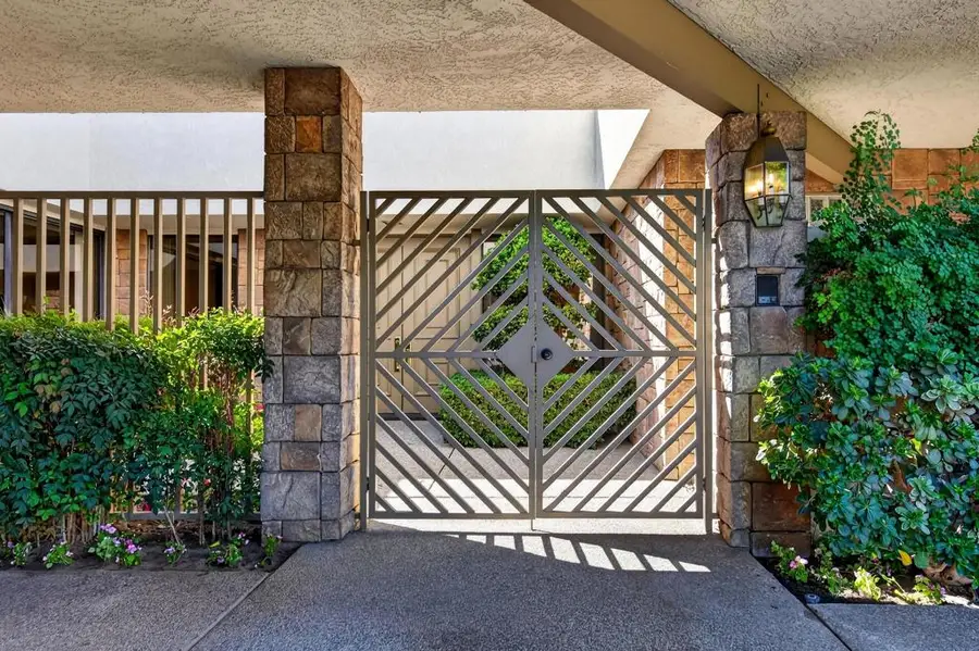 19 Mayfair Drive, Rancho Mirage, CA 92270 - #2