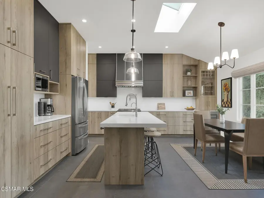 1524 W Riverside Drive, Burbank, CA 91506 - Image #3