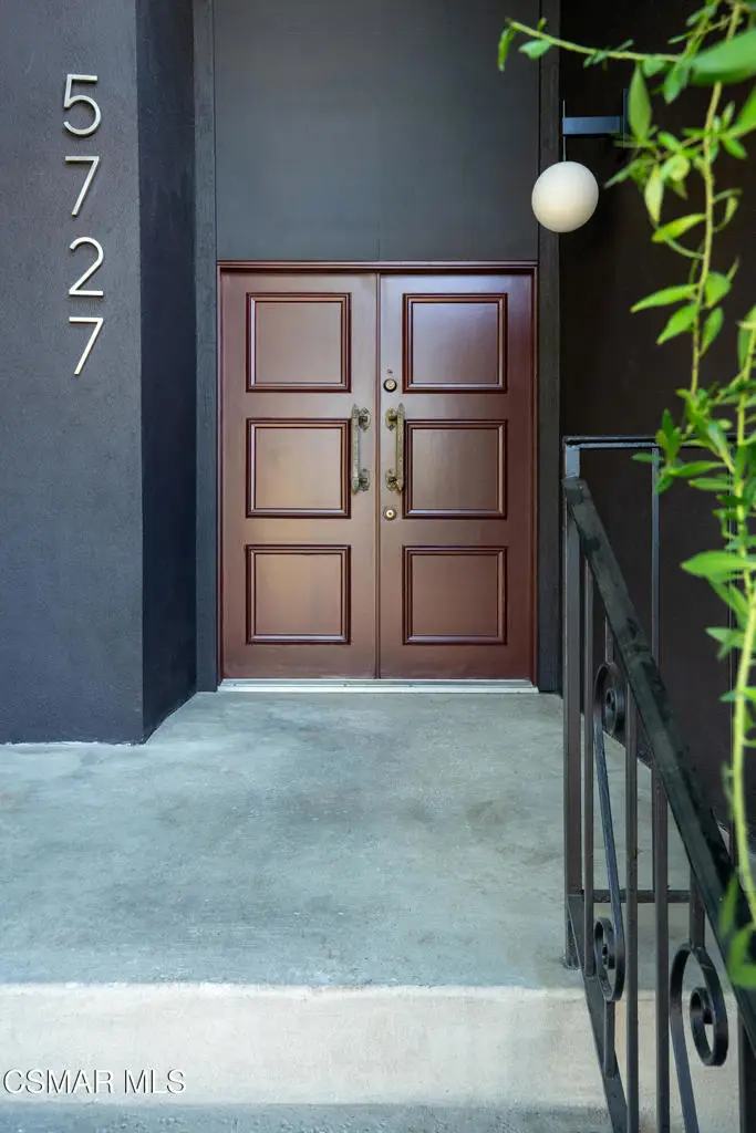 5727 Chimineas Avenue, Tarzana, CA 91356 - #3