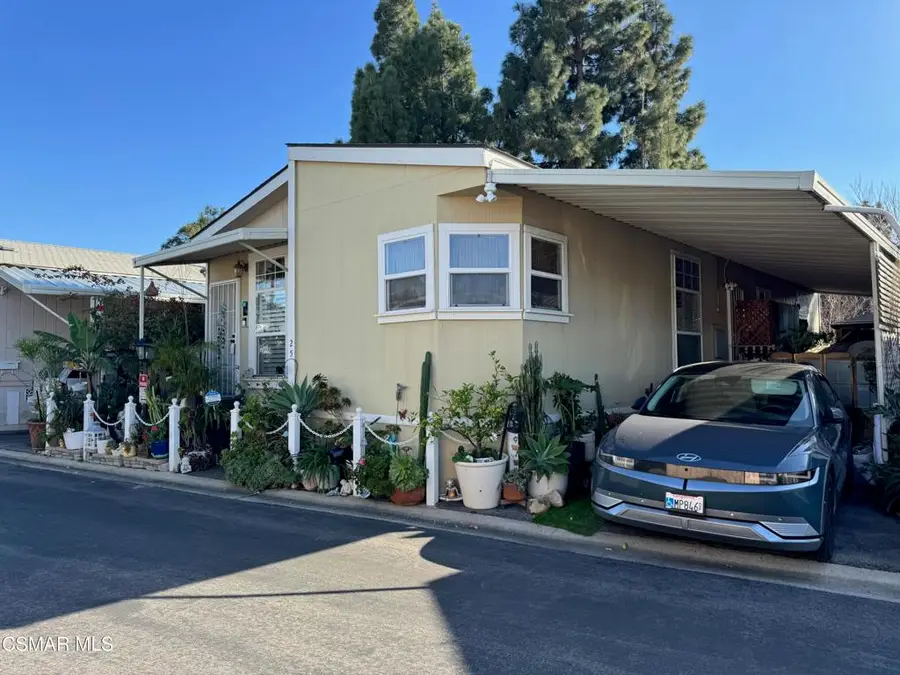 25 Katy Lane, San Fernando, CA 91345 - #3