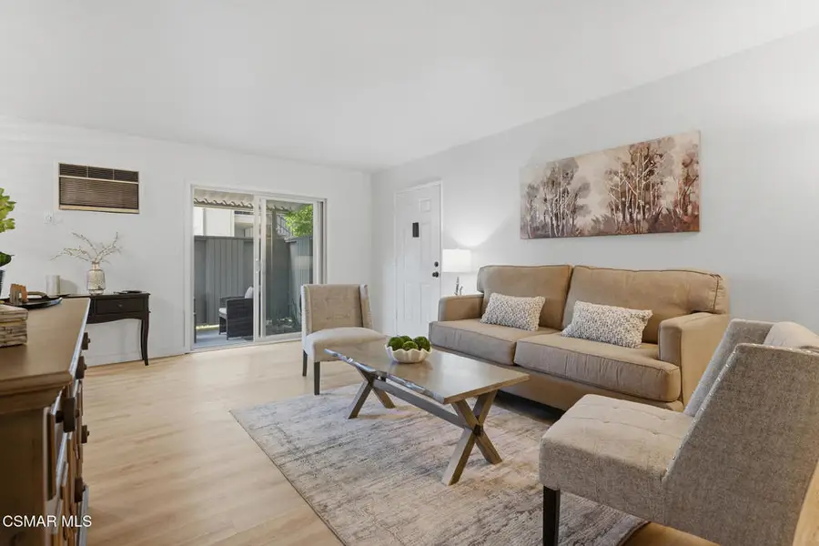 22050 Calvert Street #10, Woodland Hills, CA 91367 - #3