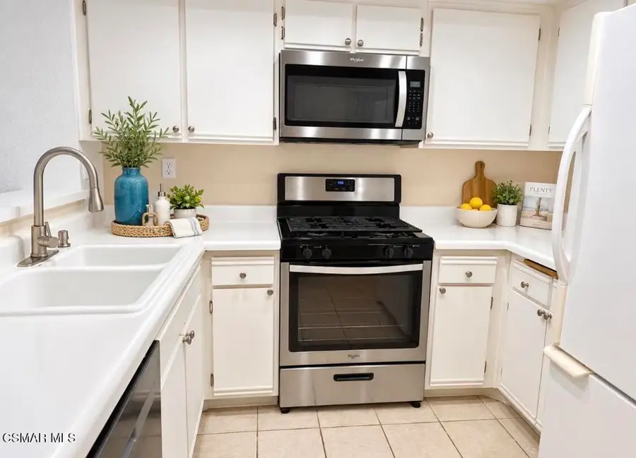 1195 Fitzgerald Road #C, Simi Valley, CA 93065 - #3