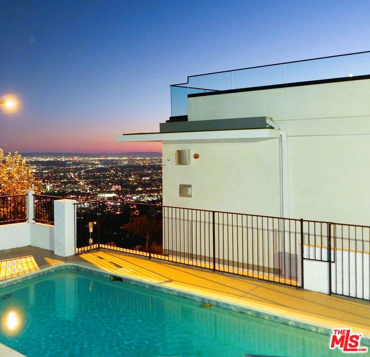 1811 Blue Heights Drive, Los Angeles, CA 90069 BHGRE