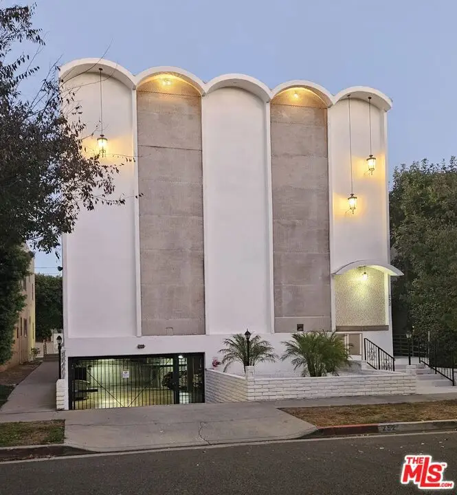 252 S Reeves Drive, Beverly Hills, CA 90212 - #1