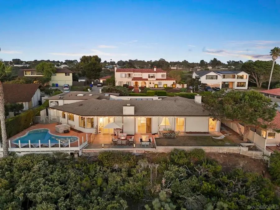 8390 Prestwick Dr, La Jolla, CA 92037 - Image #3