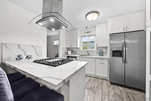 9121 Farrington Dr, Santee, CA 92071