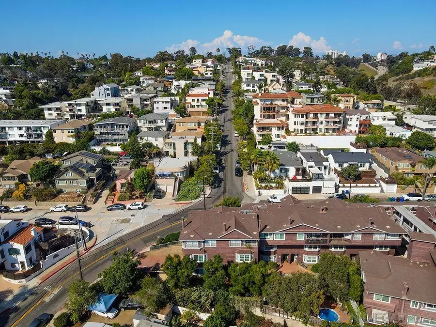 1806 Mckee St #A2, San Diego, CA 92110 - Image #2