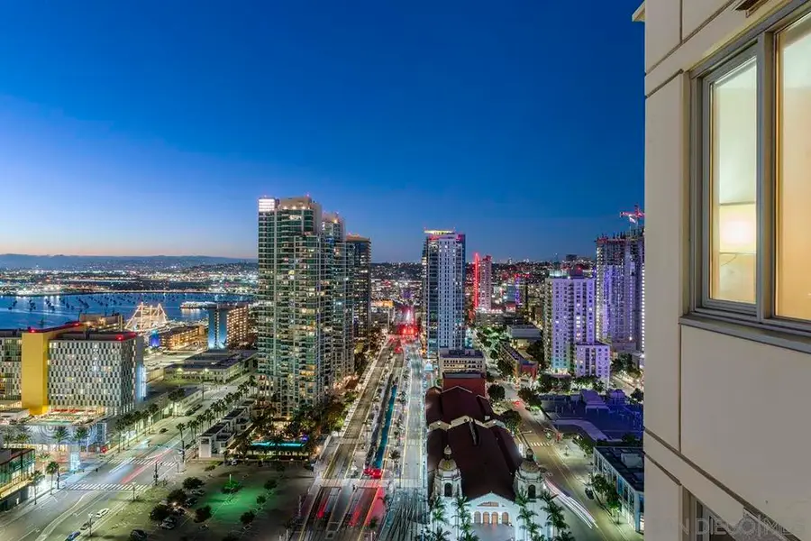 700 W E St #2802, San Diego, CA 92101 - Image #3