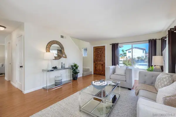 8339 Carlton Oaks Dr, Santee, CA 92071