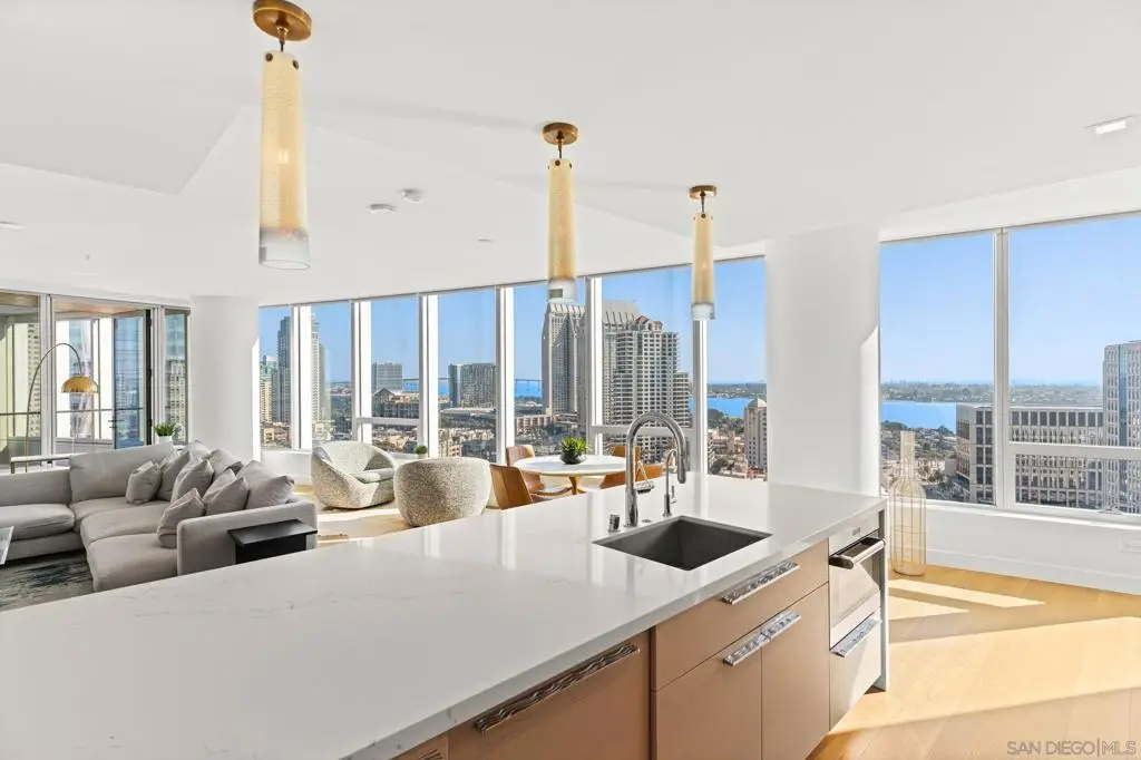 888 W E Street #2004, San Diego, CA 92101 - Image #1