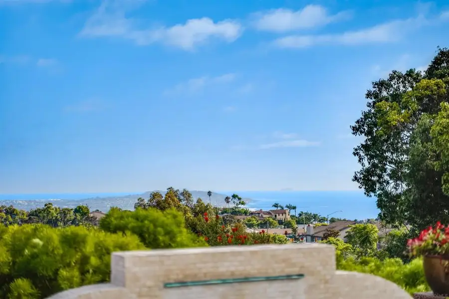 6815 S La Jolla Scenic Drive, La Jolla, CA 92037 - Image #2