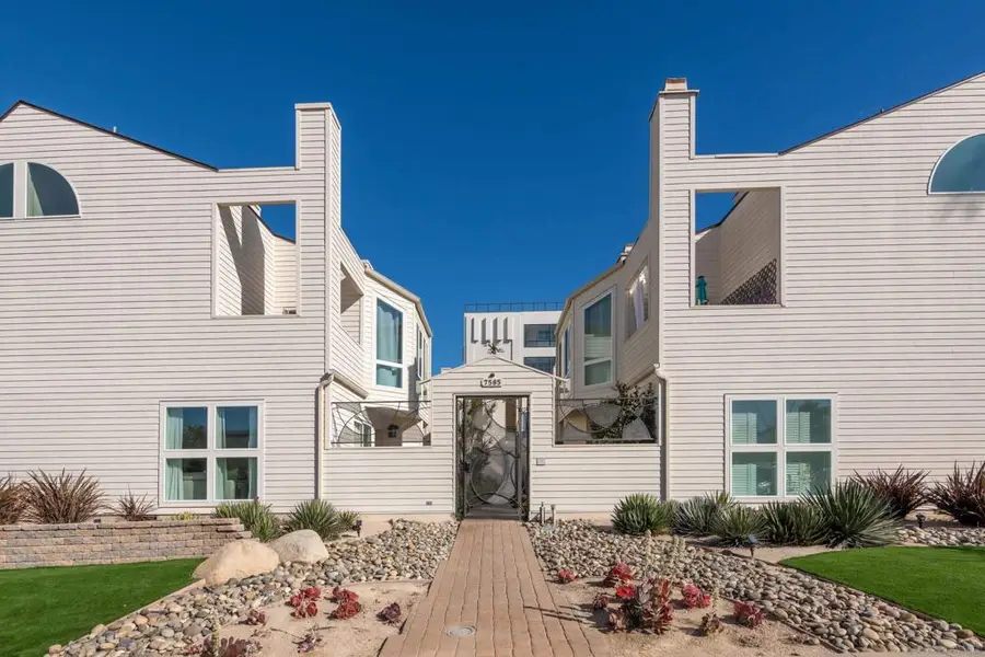 7585 Eads #A, La Jolla, CA 92037 - Image #2