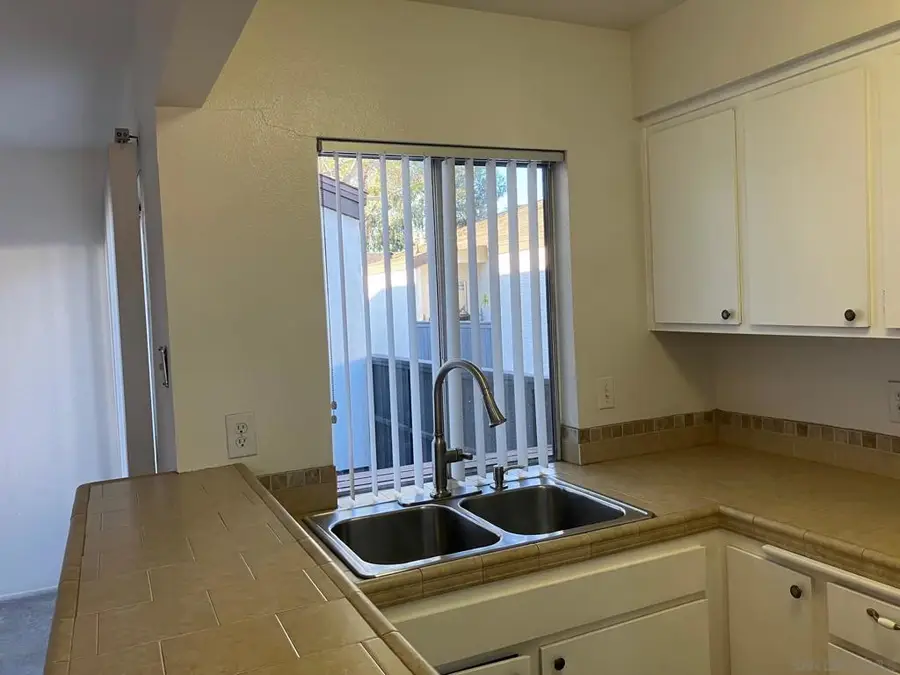 1361 Caminito Gabaldon #D, San Diego, CA 92108 - Image #2