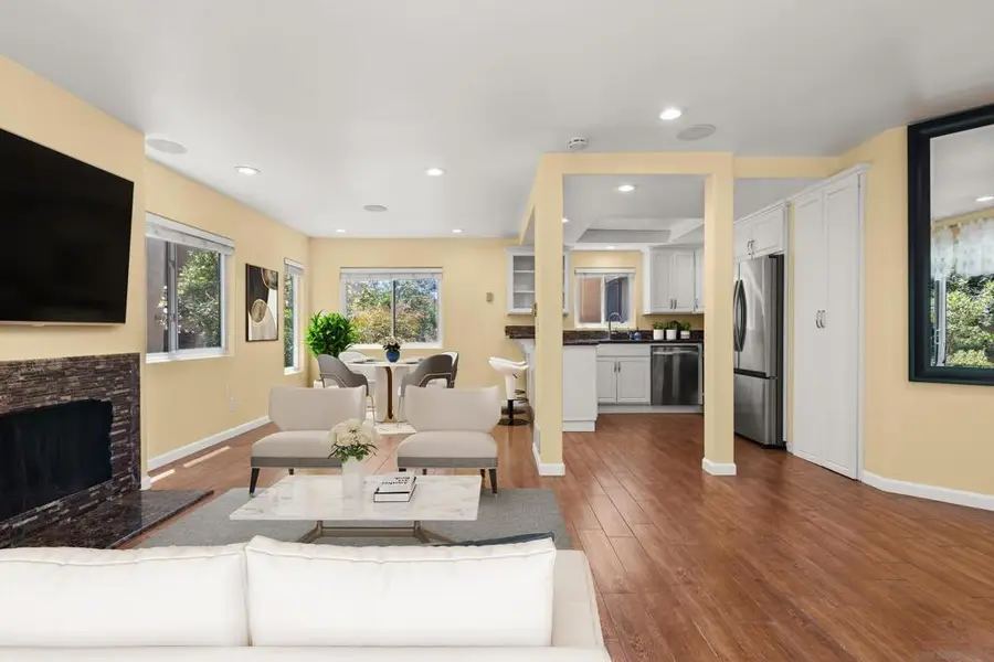 7969 Caminito Dia #3, San Diego, CA 92122 - Image #2