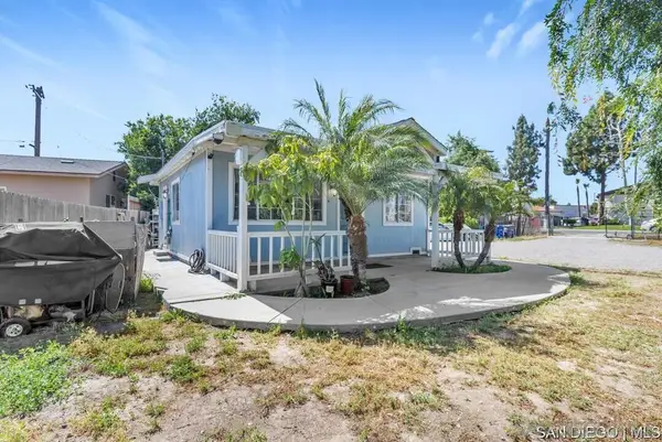 108 East Dr, Vista, CA 92083