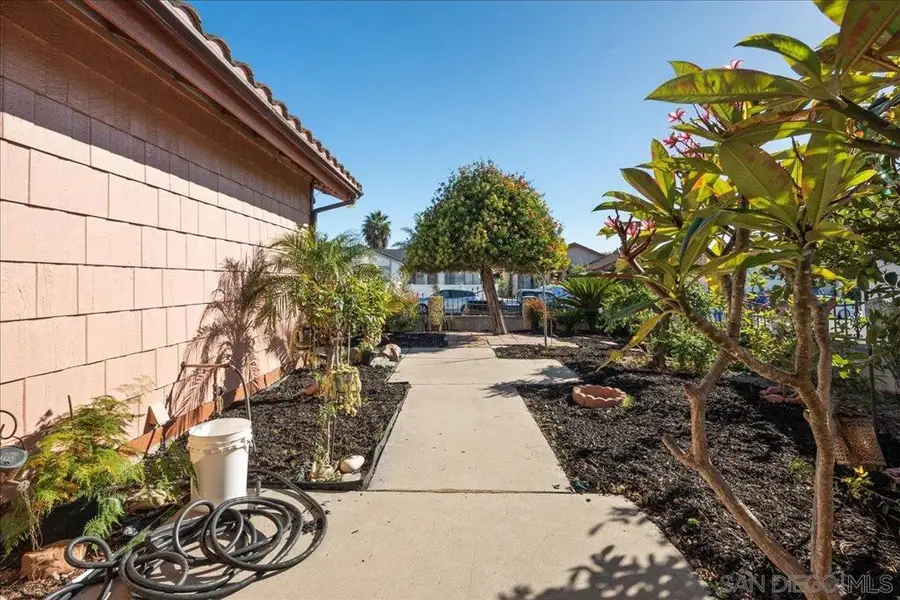 6462 Hauser St, Weston, CA 92114 - Image #2